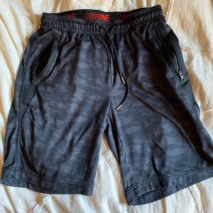 American Eagle grey&black camo shorts